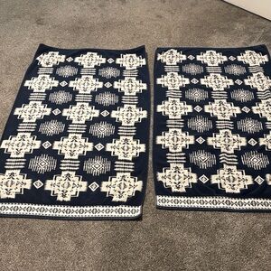 Set of 2 Pendleton Chief Joseph Towels Navy 26x53.